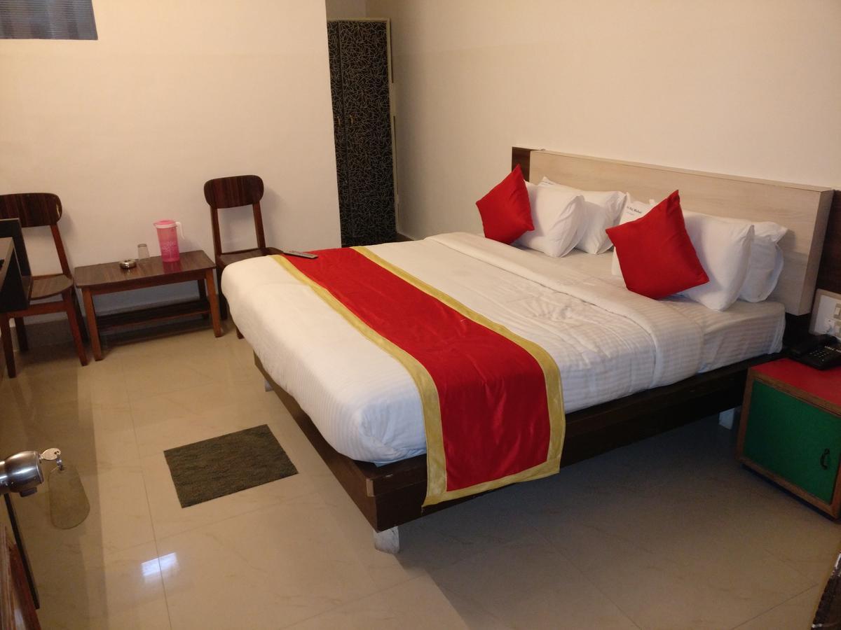Hotel Raj Mahal Chikmagalur Exterior photo