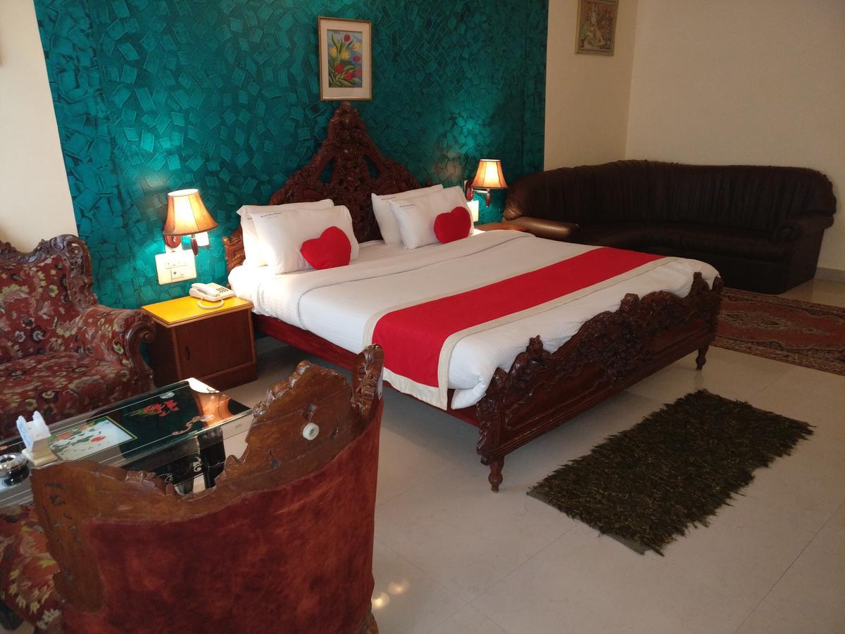 Hotel Raj Mahal Chikmagalur Exterior photo